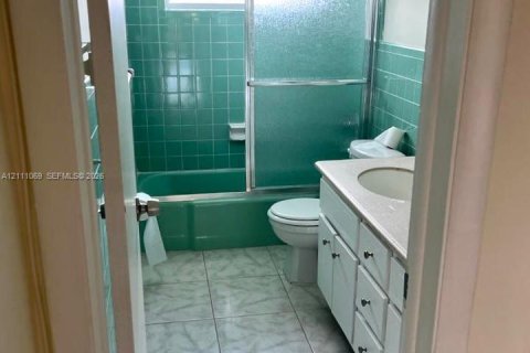 Copropriété à louer à Miami, Floride: 1 chambre, 92.9 m2 № 2431288 - photo 10