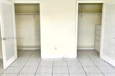 Copropriété à louer à Miami, Floride: 1 chambre, 92.9 m2 № 2431288 - photo 9