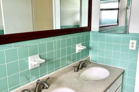 Copropriété à louer à Miami, Floride: 1 chambre, 92.9 m2 № 2431288 - photo 11