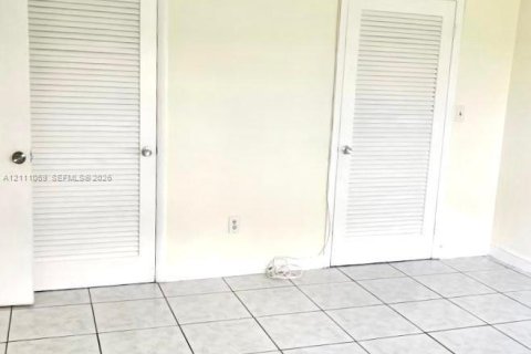 Copropriété à louer à Miami, Floride: 1 chambre, 92.9 m2 № 2431288 - photo 8