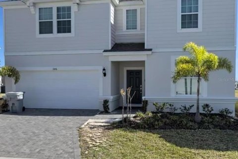 House in Davenport, Florida 10 bedrooms, 408.68 sq.m. № 1913452 - photo 1