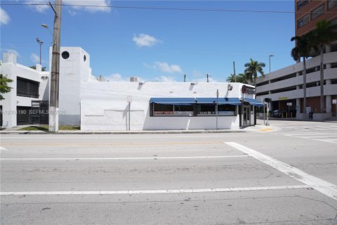 Commercial property in Miami, Florida № 2065358 - photo 6