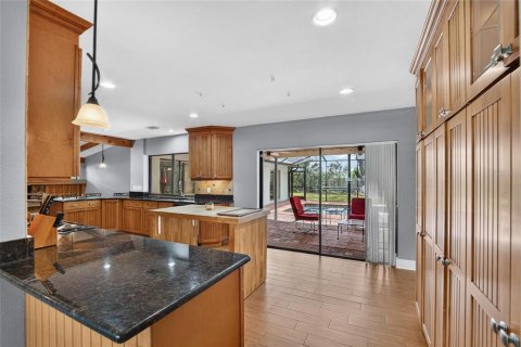 House in Valrico, Florida 4 bedrooms, 228.73 sq.m. № 2391027 - photo 2