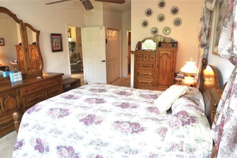 House in Palm Harbor, Florida 3 bedrooms, 145.21 sq.m. № 1848143 - photo 15