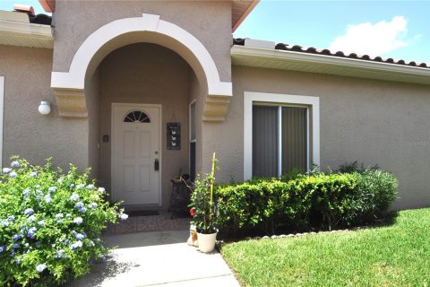 House in Palm Harbor, Florida 3 bedrooms, 145.21 sq.m. № 1848143 - photo 3