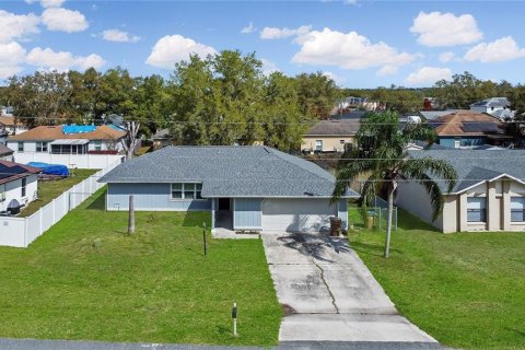 House in Kissimmee, Florida 3 bedrooms, 180.97 sq.m. № 2150487 - photo 20