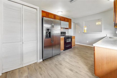 House in Kissimmee, Florida 3 bedrooms, 180.97 sq.m. № 2150487 - photo 9