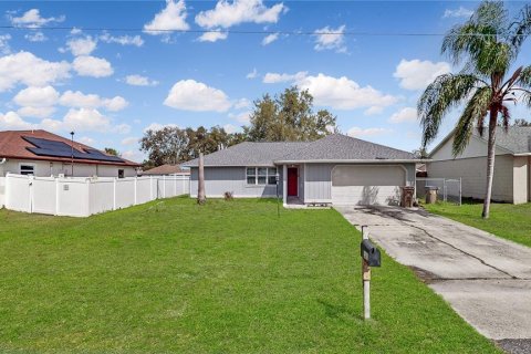 House in Kissimmee, Florida 3 bedrooms, 180.97 sq.m. № 2150487
