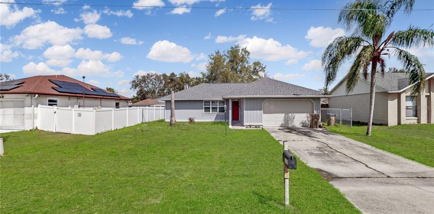 House in Kissimmee, Florida 3 bedrooms, 180.97 sq.m. № 2150487