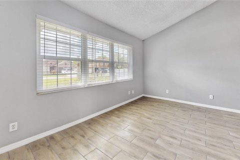 House in Kissimmee, Florida 3 bedrooms, 180.97 sq.m. № 2150487 - photo 3
