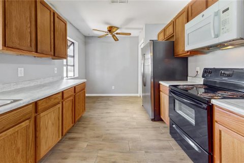 House in Kissimmee, Florida 3 bedrooms, 180.97 sq.m. № 2150487 - photo 10