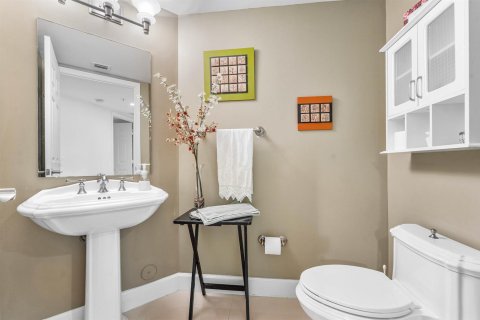 Condo in Fort Lauderdale, Florida, 3 bedrooms  № 2389808 - photo 29
