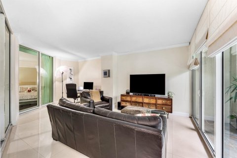 Condo in Fort Lauderdale, Florida, 3 bedrooms  № 2389808 - photo 4