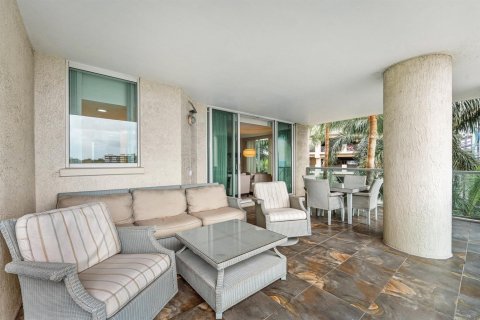 Condo in Fort Lauderdale, Florida, 3 bedrooms  № 2389808 - photo 23