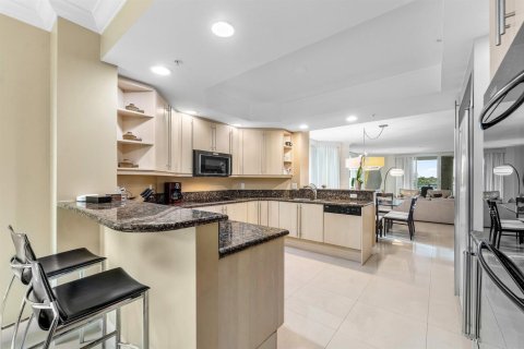 Condo in Fort Lauderdale, Florida, 3 bedrooms  № 2389808 - photo 12