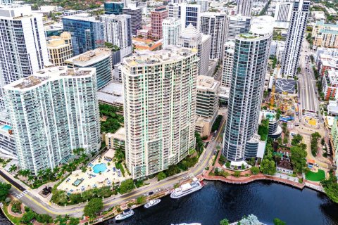 Condo in Fort Lauderdale, Florida, 3 bedrooms  № 2389808