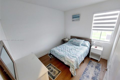 Touwnhouse à vendre à Miami, Floride: 3 chambres, 149.76 m2 № 2193910 - photo 11