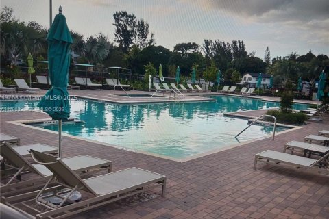 Touwnhouse à vendre à Miami, Floride: 3 chambres, 149.76 m2 № 2193910 - photo 7