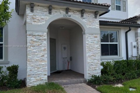 Touwnhouse à Miami, Floride 3 chambres, 149.76 m2 № 2193910