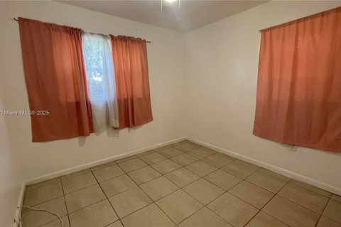 House in Hollywood, Florida 3 bedrooms, 115.11 sq.m. № 1925651 - photo 16