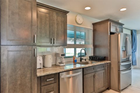 Villa ou maison à vendre à Cape Coral, Floride: 3 chambres, 169.08 m2 № 2428119 - photo 11