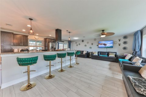 Villa ou maison à vendre à Cape Coral, Floride: 3 chambres, 169.08 m2 № 2428119 - photo 13
