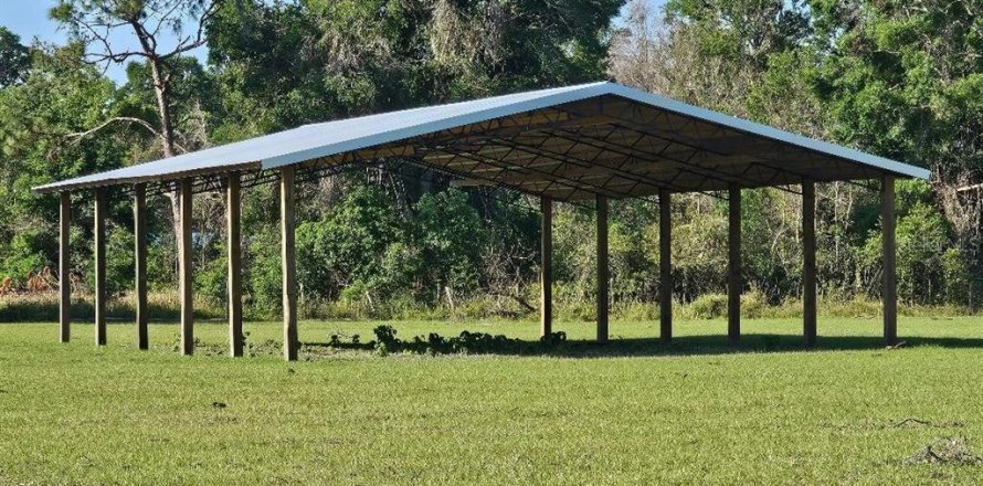 Terrain à Dade City, Floride № 1718019