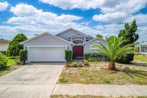 House in Lake Wales, Florida 3 bedrooms, 137.22 sq.m. № 1673105 - photo 1