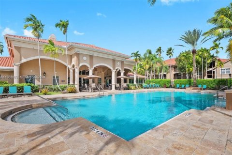 Снять в аренду кондоминиум в Пемброк-Пайнс, Флорида 1 спальня, 75.25м2, № 2027004 - фото 28