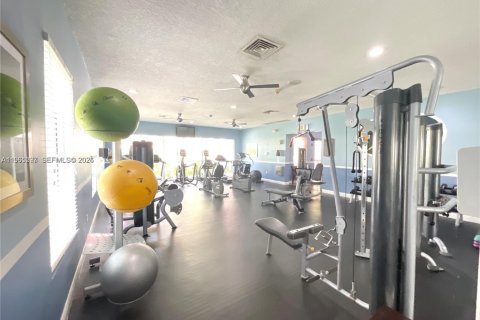 Снять в аренду кондоминиум в Пемброк-Пайнс, Флорида 1 спальня, 75.25м2, № 2027004 - фото 26