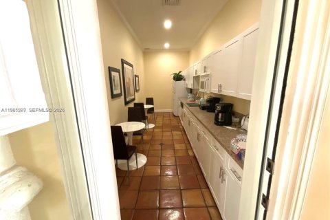 Снять в аренду кондоминиум в Пемброк-Пайнс, Флорида 1 спальня, 75.25м2, № 2027004 - фото 21