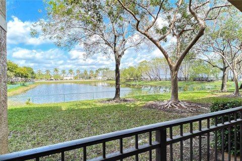 Снять в аренду кондоминиум в Пемброк-Пайнс, Флорида 1 спальня, 75.25м2, № 2027004 - фото 4