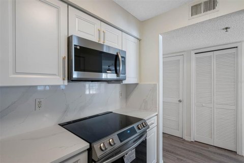 Condominio en venta en Tampa, Florida, 1 dormitorio, 58.62 m2 № 1626289 - foto 14