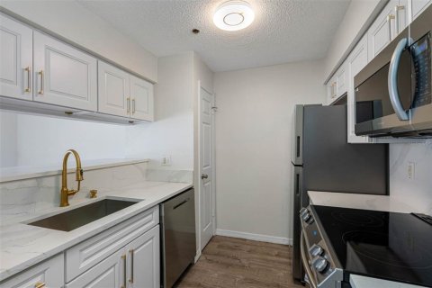 Condominio en venta en Tampa, Florida, 1 dormitorio, 58.62 m2 № 1626289 - foto 12