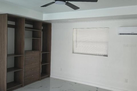 Casa en venta en Tampa, Florida, 4 dormitorios, 139.82 m2 № 2236951 - foto 24