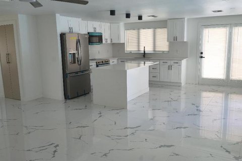 Casa en venta en Tampa, Florida, 4 dormitorios, 139.82 m2 № 2236951 - foto 4