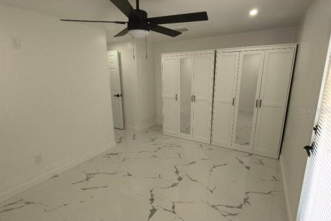 Casa en venta en Tampa, Florida, 4 dormitorios, 139.82 m2 № 2236951 - foto 11