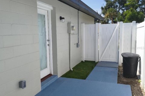Casa en venta en Tampa, Florida, 4 dormitorios, 139.82 m2 № 2236951 - foto 25