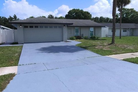 House in Tampa, Florida 4 bedrooms, 139.82 sq.m. № 2236951