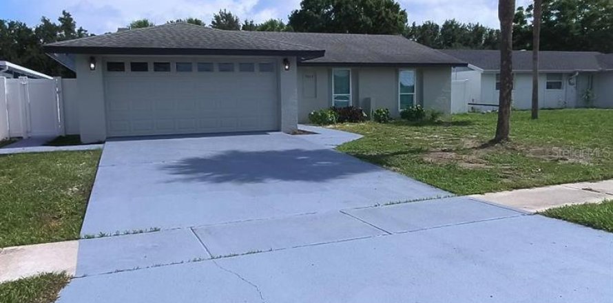 Casa en Tampa, Florida 4 dormitorios, 139.82 m2 № 2236951