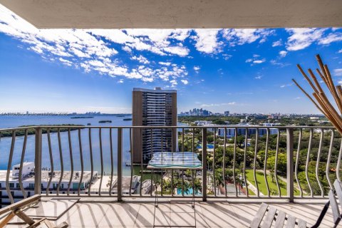Condo in Miami, Florida, 1 bedroom  № 1896535 - photo 20
