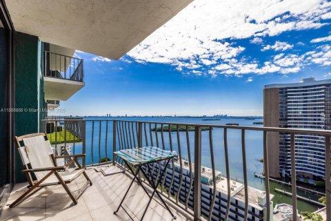 Condo in Miami, Florida, 1 bedroom  № 1896535 - photo 21