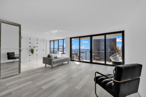 Condo in Miami, Florida, 1 bedroom  № 1896535 - photo 14