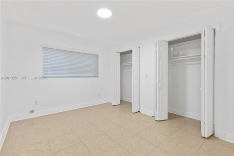 Снять в аренду виллу или дом в Майами, Флорида 3 спальни, 184.41м2, № 2145829 - фото 29
