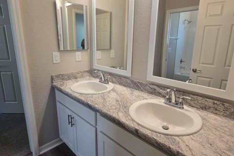 House in Ocala, Florida 3 bedrooms, 188.5 sq.m. № 1903366 - photo 8