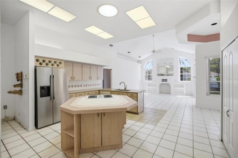 House in Palm Coast, Florida 3 bedrooms, 232.63 sq.m. № 2151477 - photo 10