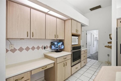 House in Palm Coast, Florida 3 bedrooms, 232.63 sq.m. № 2151477 - photo 17