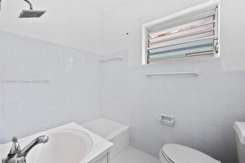 Apartamento en alquiler en Miami Beach, Florida, 1 dormitorio, 74.32 m2 № 1933691 - foto 18