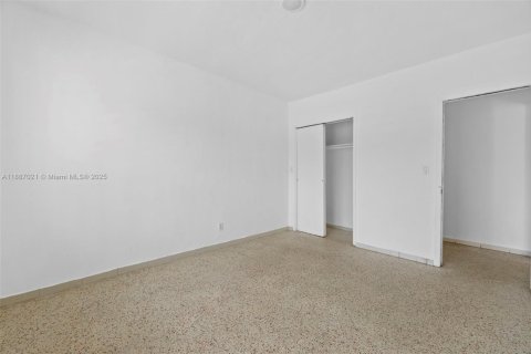 Apartamento en alquiler en Miami Beach, Florida, 1 dormitorio, 74.32 m2 № 1933691 - foto 15