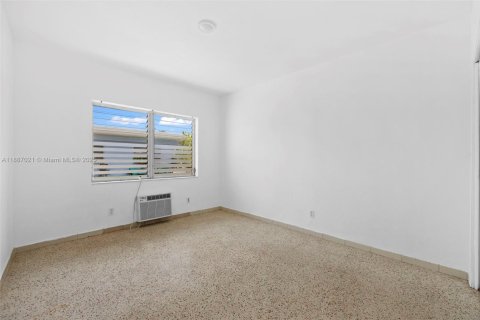 Apartamento en alquiler en Miami Beach, Florida, 1 dormitorio, 74.32 m2 № 1933691 - foto 8